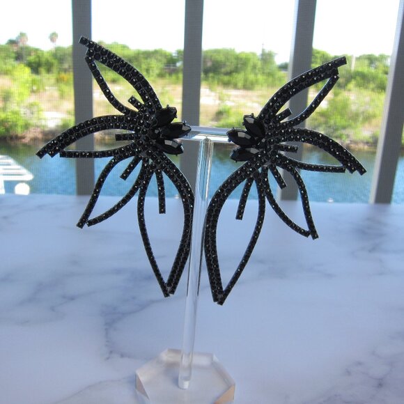 Unbranded Jewelry - Elegant Big Wing Stud Black Earrings for Women Metallic with Rhinestones